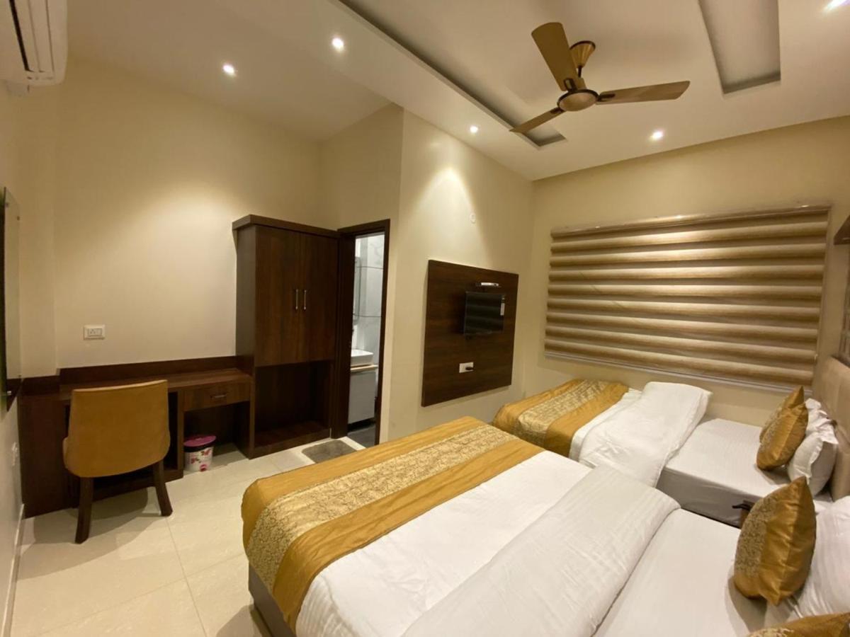 Hotel Blossom Inn Amritsar Exterior foto