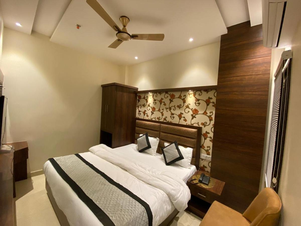 Hotel Blossom Inn Amritsar Exterior foto