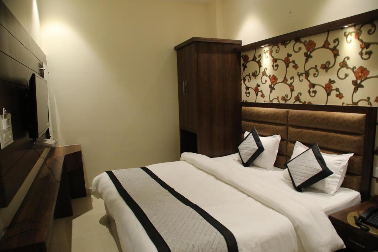 Hotel Blossom Inn Amritsar Exterior foto