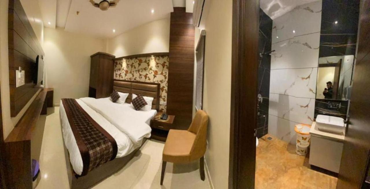 Hotel Blossom Inn Amritsar Exterior foto