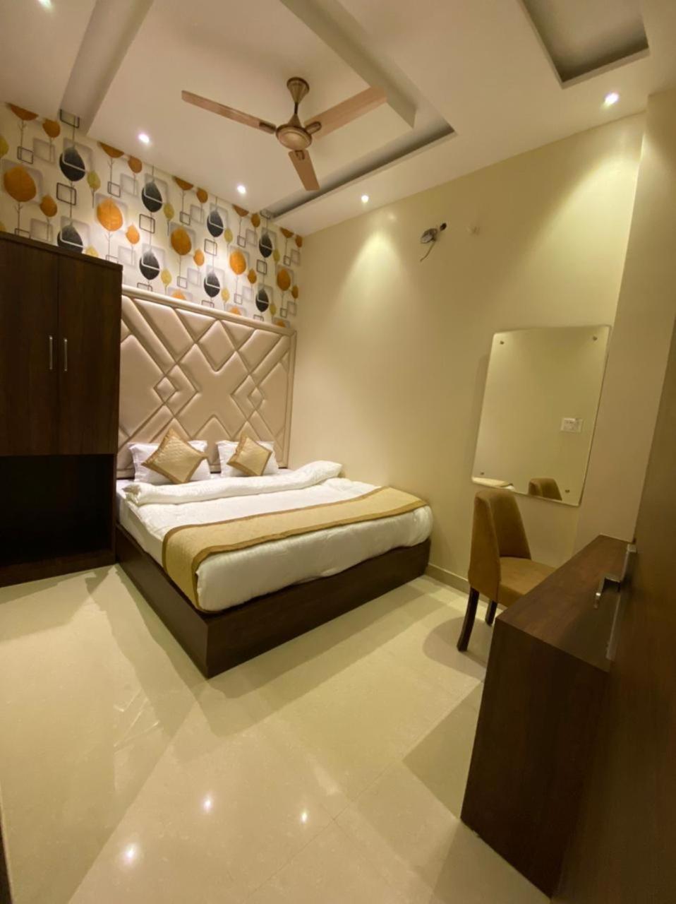 Hotel Blossom Inn Amritsar Exterior foto